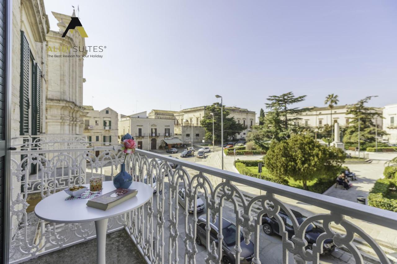 Alibi Suites Suite Museum: Gioiello Con Vista Sul Museo Archeologico Nazionale, Letto E Doccia Con Cromoterapia, Smart Tv, Wifi E A/C Руво-ди-Пулья Экстерьер фото